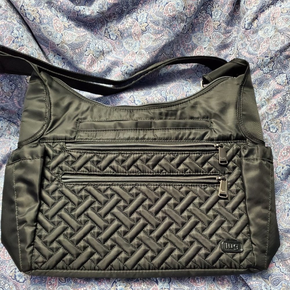 Lug Medium Crossbody Camper Black.